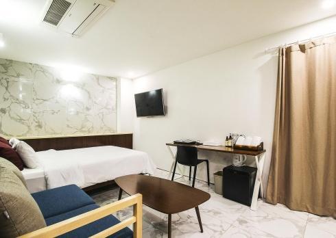 Hotel Elephant Shower Чинджу Экстерьер фото