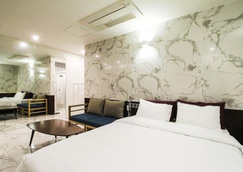 Hotel Elephant Shower Чинджу Экстерьер фото